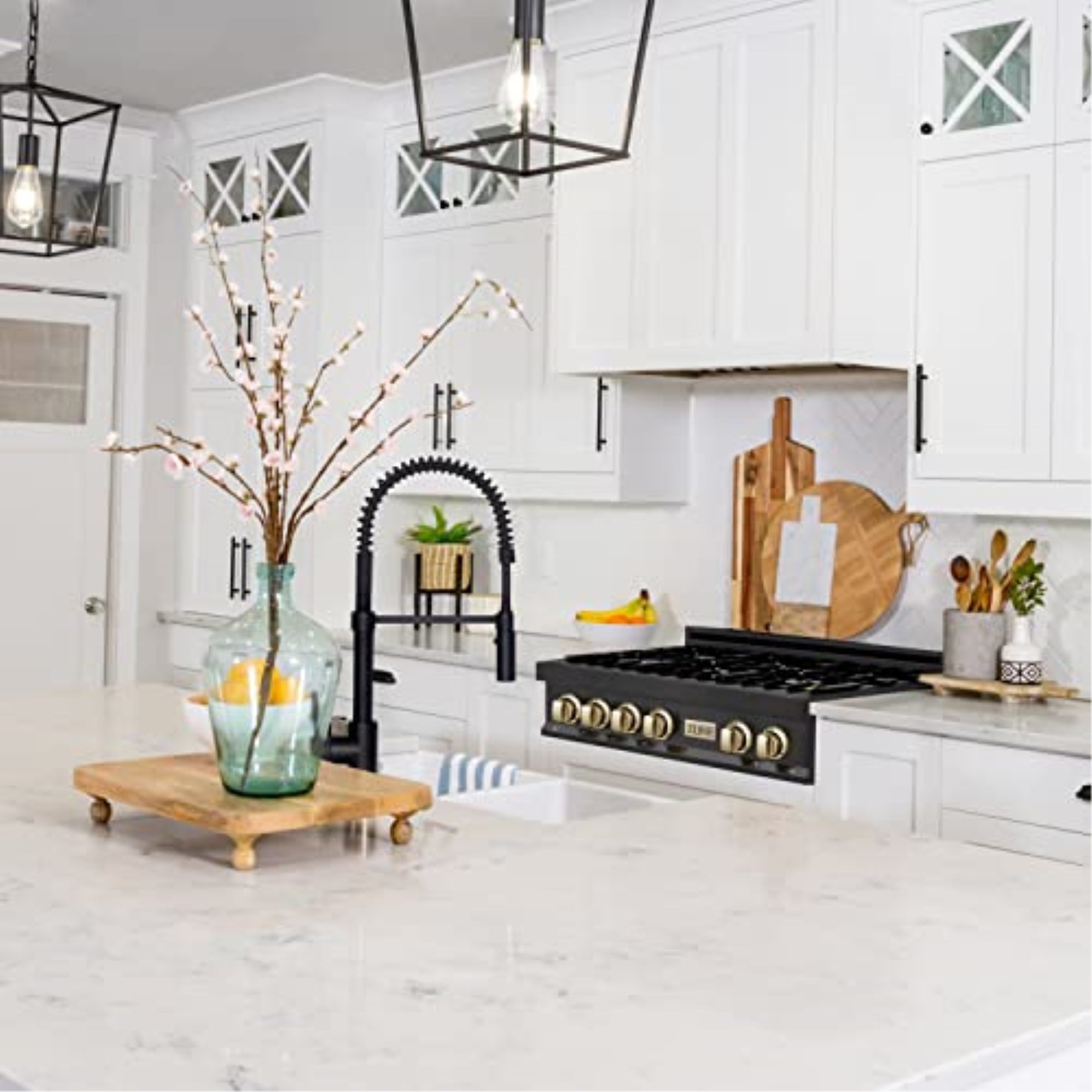 ZLINE 36 in. Autograph Edition Rangetop in Black Stainless Steel with Gold Accents (RTBZ-36-G)