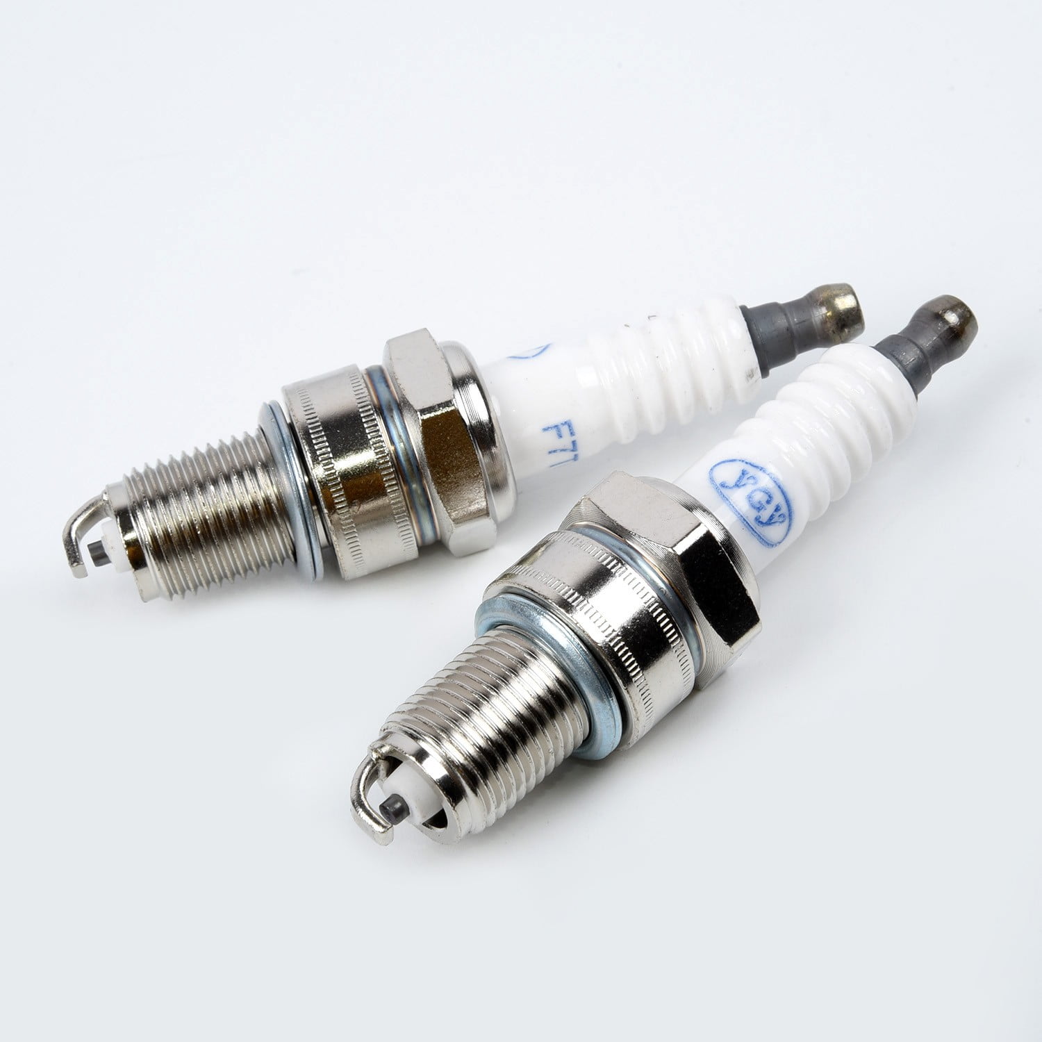 F7TC Spark Plug For Honda GX120 GX160 GX200 GX240 GX270 GX340 GX390