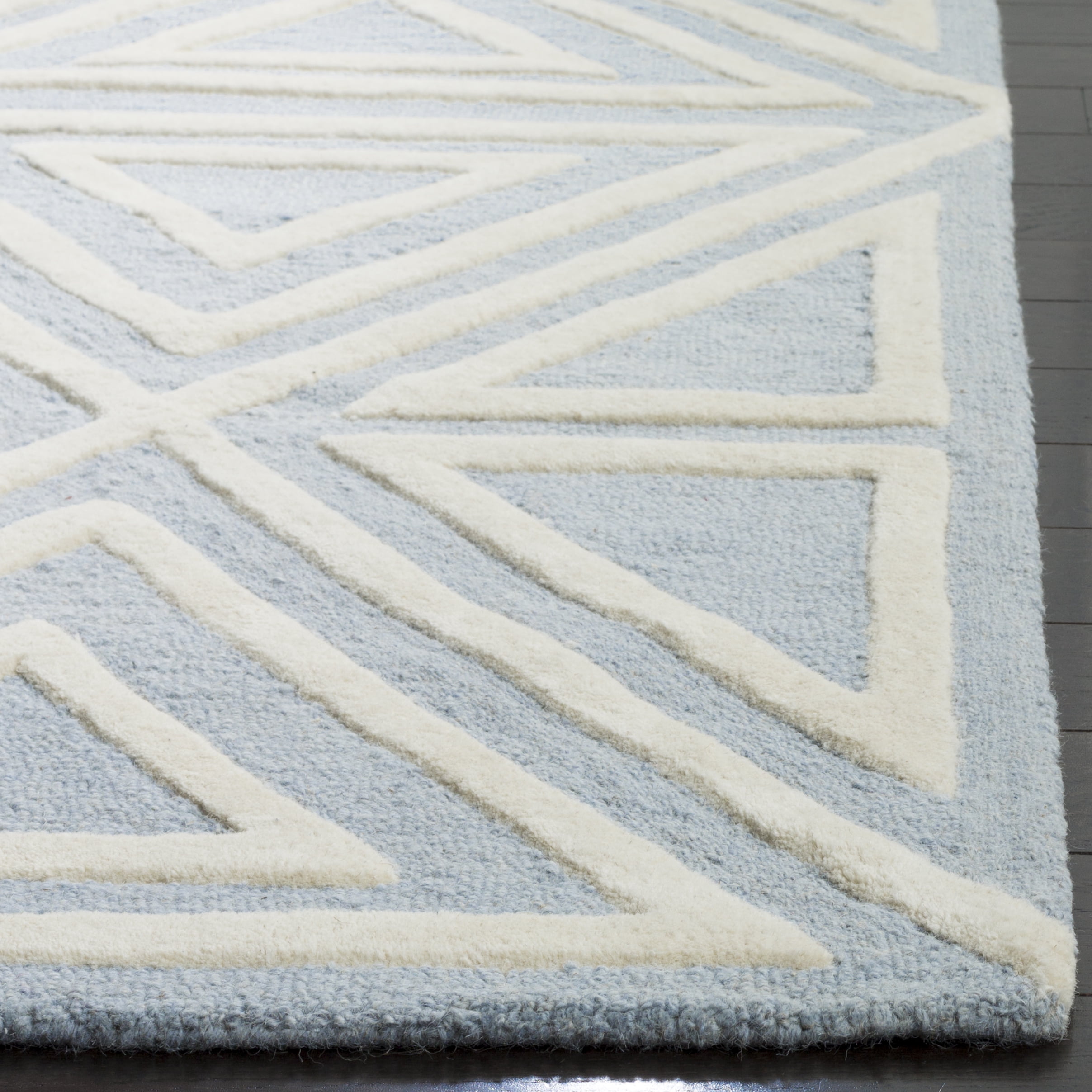 SAFAVIEH Kids Triangle Shapes Wool Runner Rug, Blue/Ivory, 2'6" x 8'