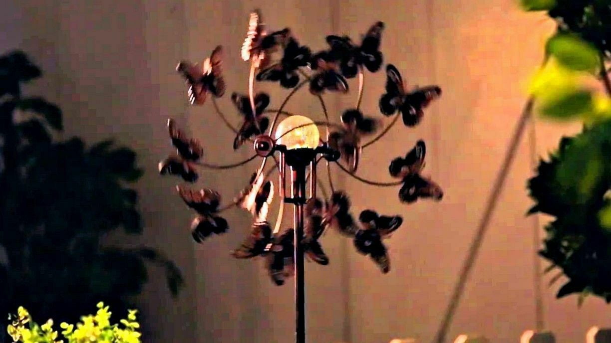 Garden Decoration Butterfly Wind Spinner with Rechargeable Solar Light Globe
