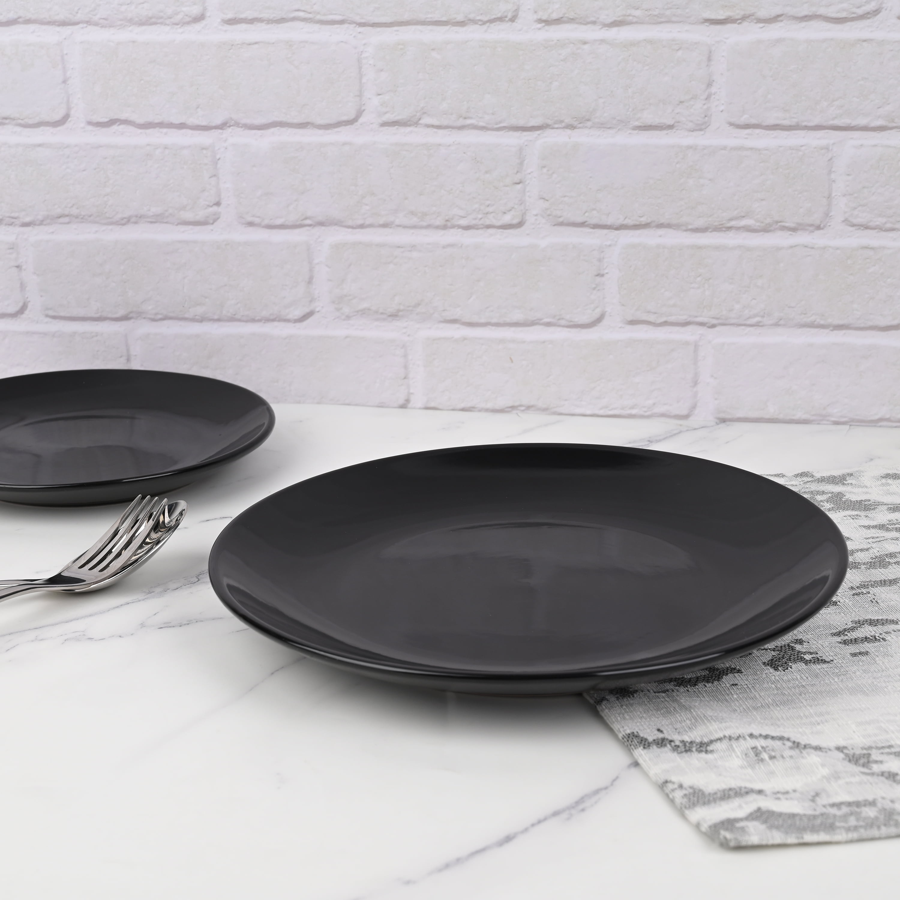 Mainstays Alessandra Solid Dinner Plate from 32pc set