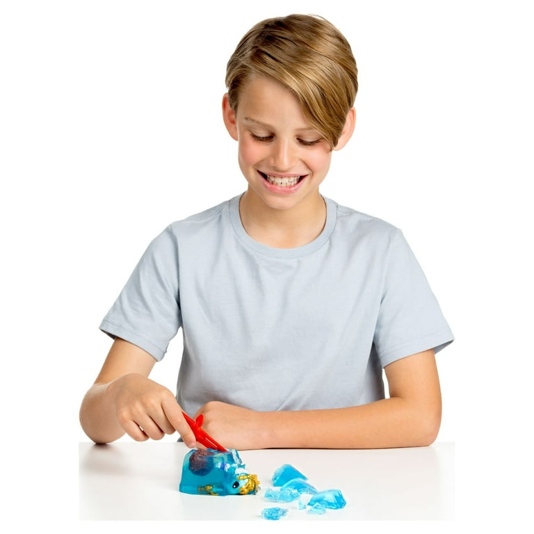 Treasure-X Fire Vs Ice Adventure Toy, Hunter Pack with Collectible