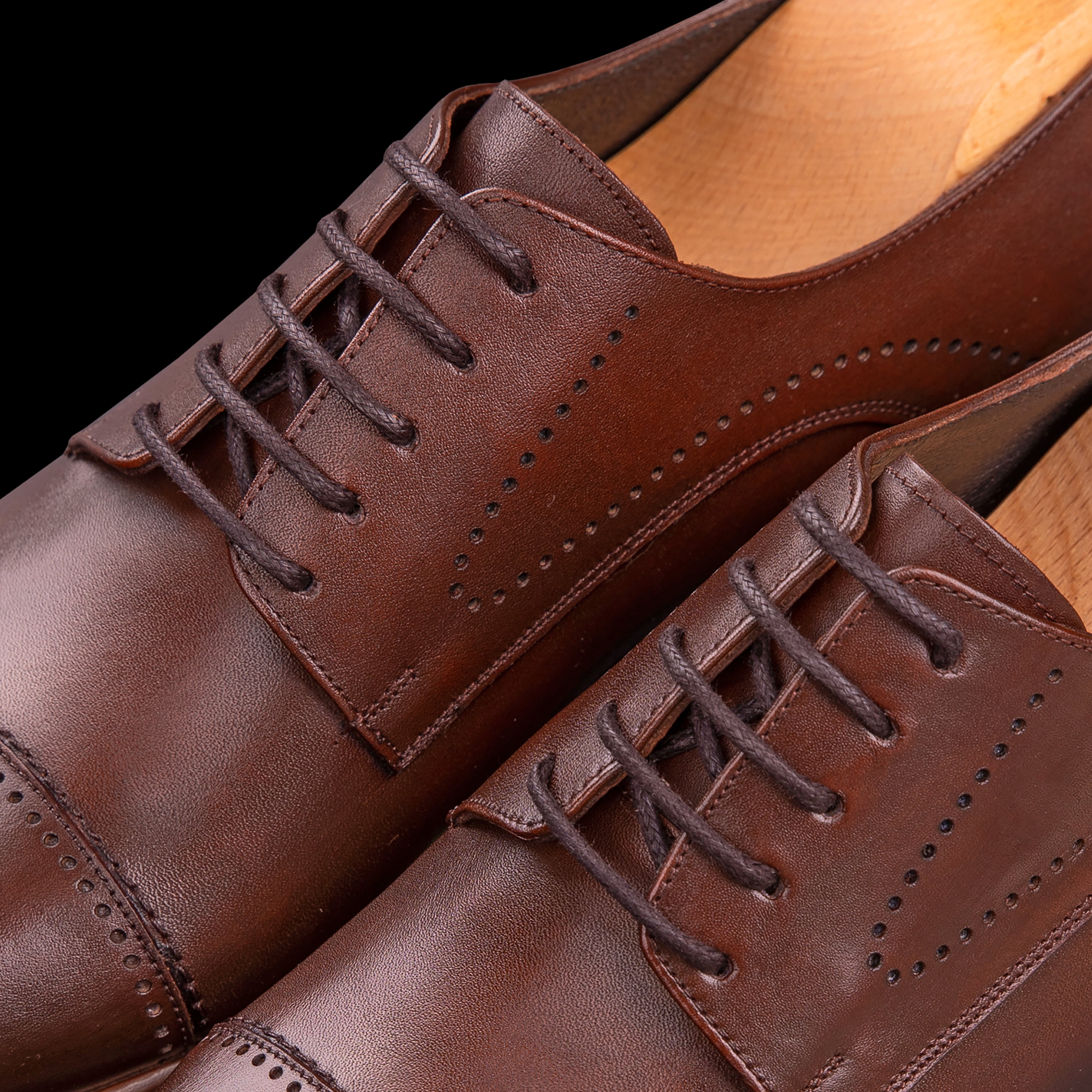 brown shoe laces for dress shoes Wellington Flat Waxed Dress Shoelaces Medium Brown / 80 cm / 31.5 in