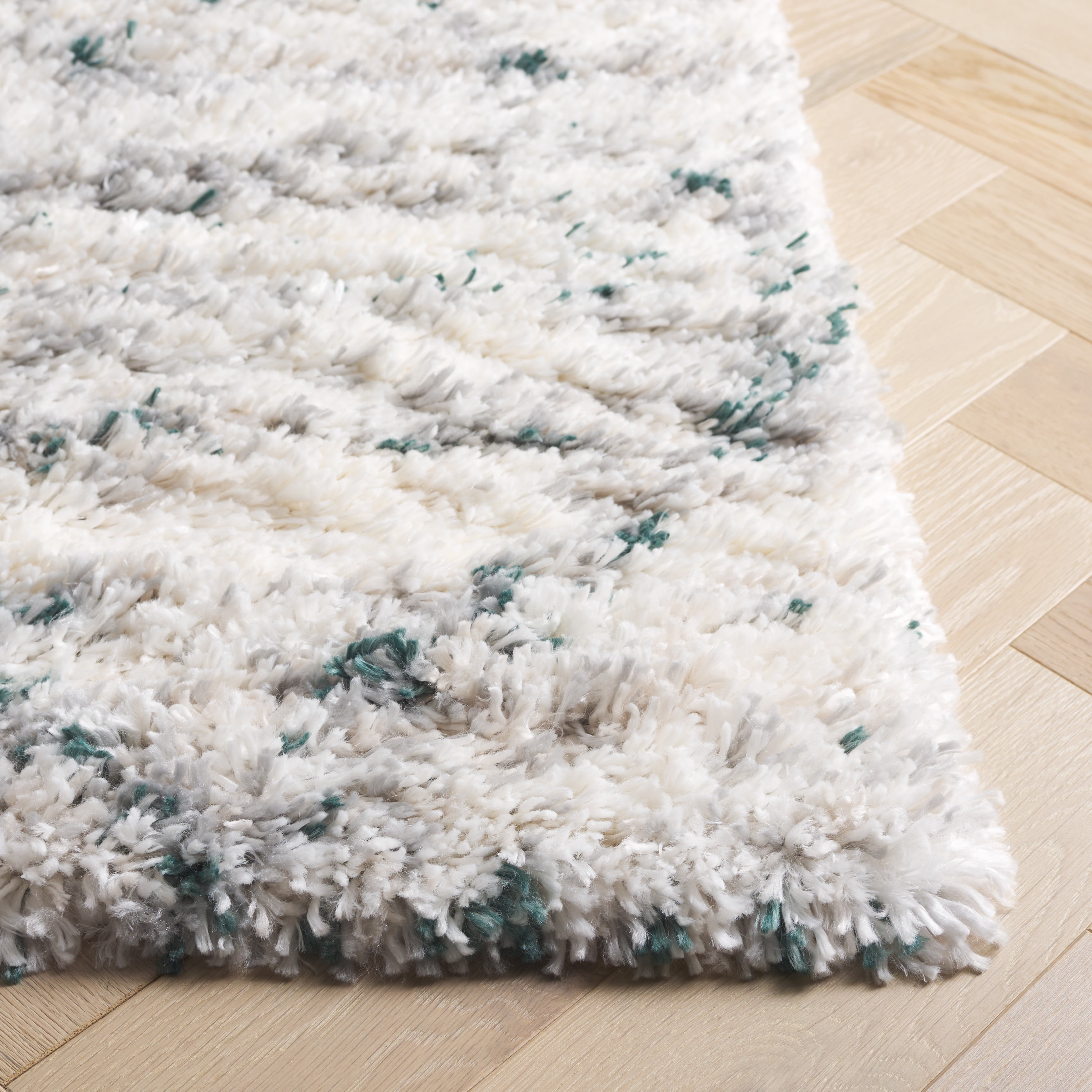 SAFAVIEH Fontana Darina Diamond Shag Runner Rug, Green/Ivory, 2'3" x 8'