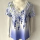 thumbnail image 3 of Camiseta Camiseta de manga corta de encaje con cuello en V y estampado suelto informal para mujer Cgtredaw para Mujer Azul T XL, 3 of 8