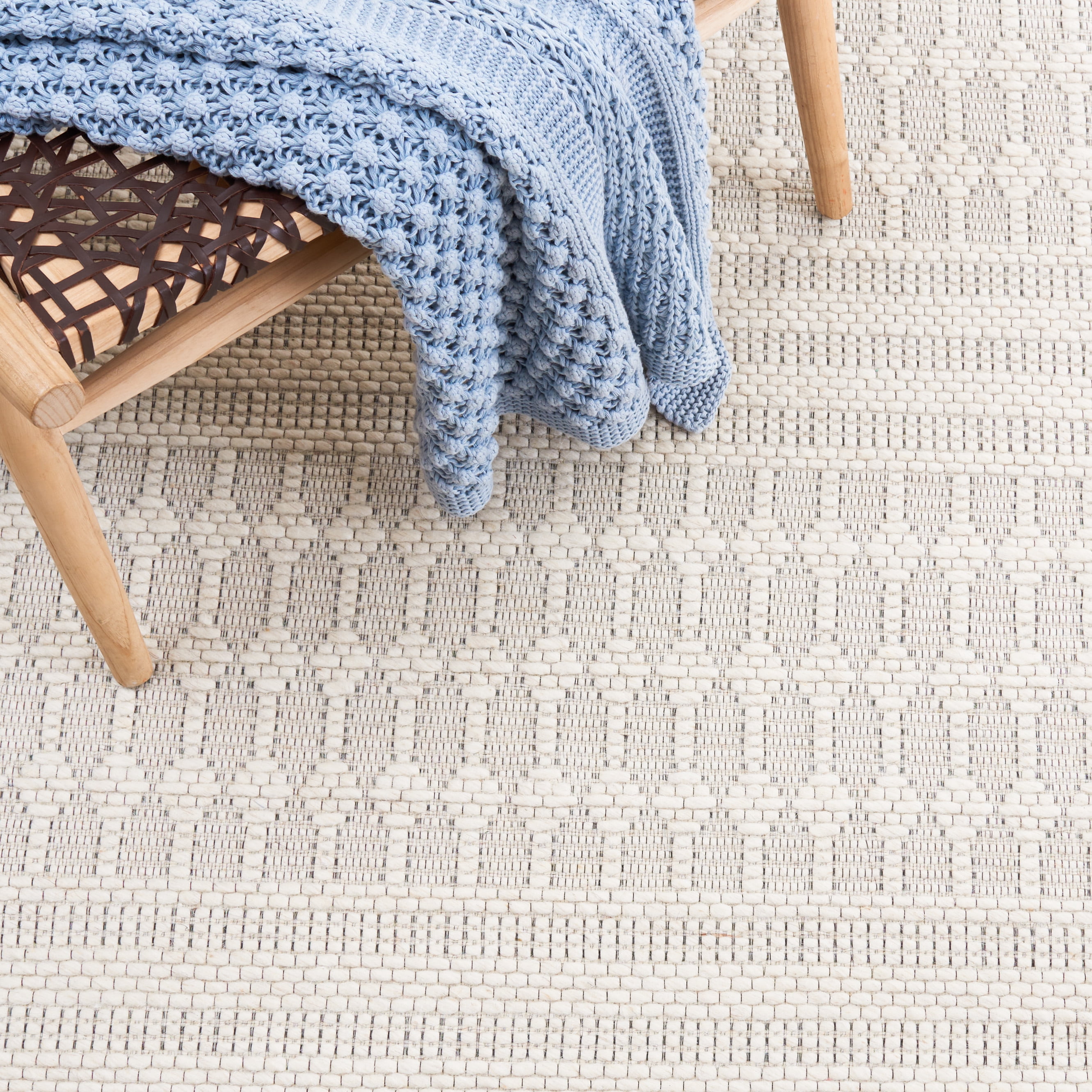 Safavieh Marbella Norton Geometric Area Rug, Ivory/Beige, 6' x 6' Square