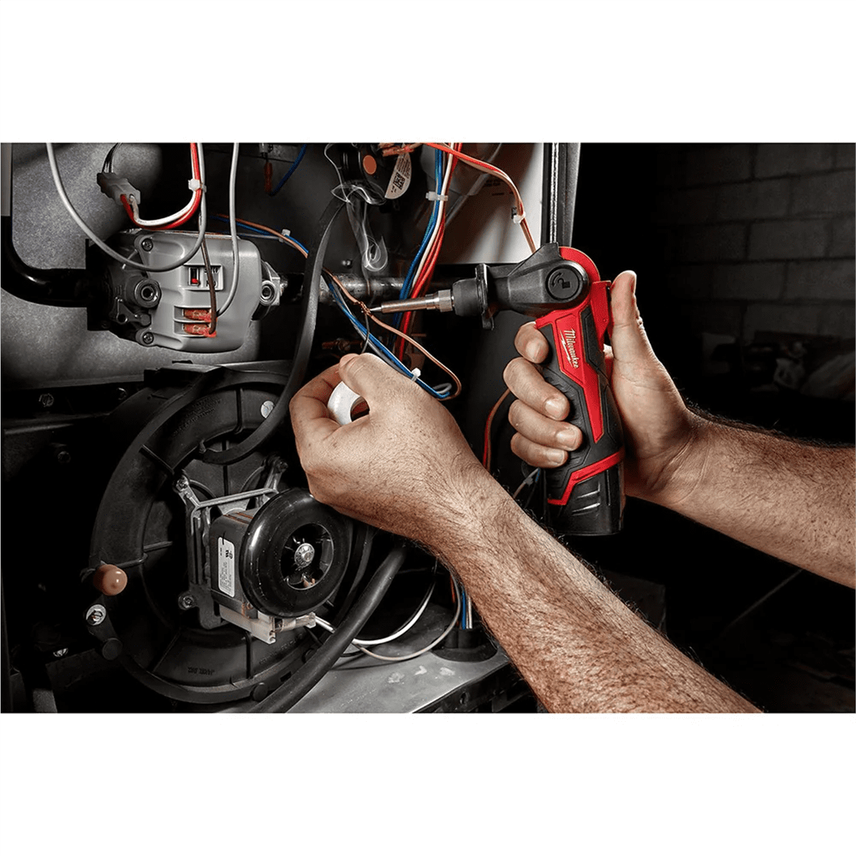 Milwaukee M12 Soldering Iron Kit, 18 Second Heat Up Time, Tool-Free Tip Change