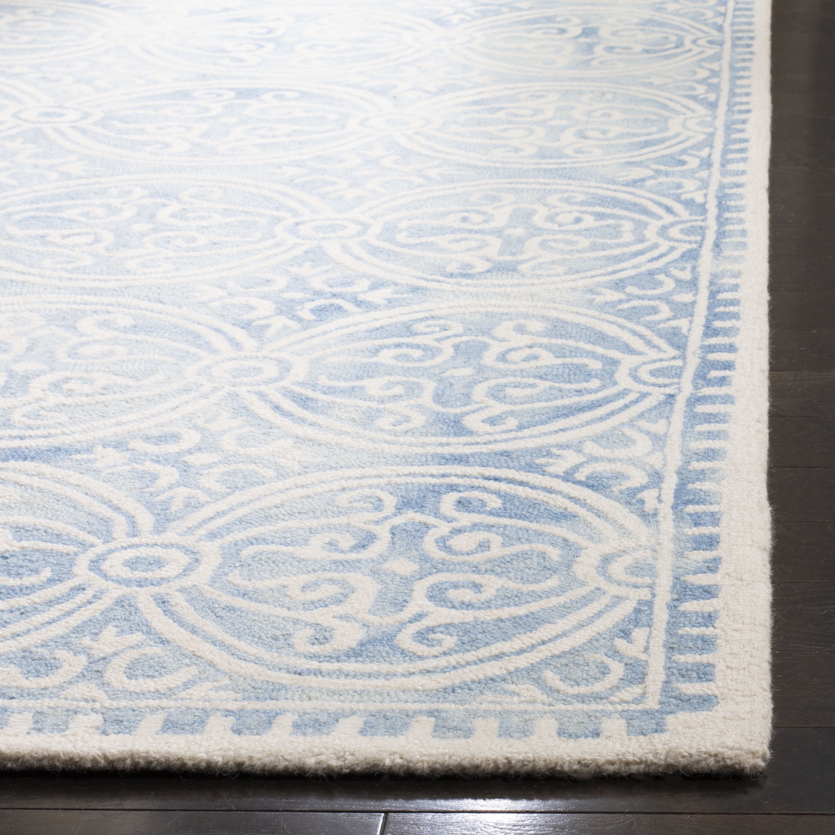 Safavieh Dip Dye Cyan Distressed Area Rug, Blue/Ivory, 5' x 8'