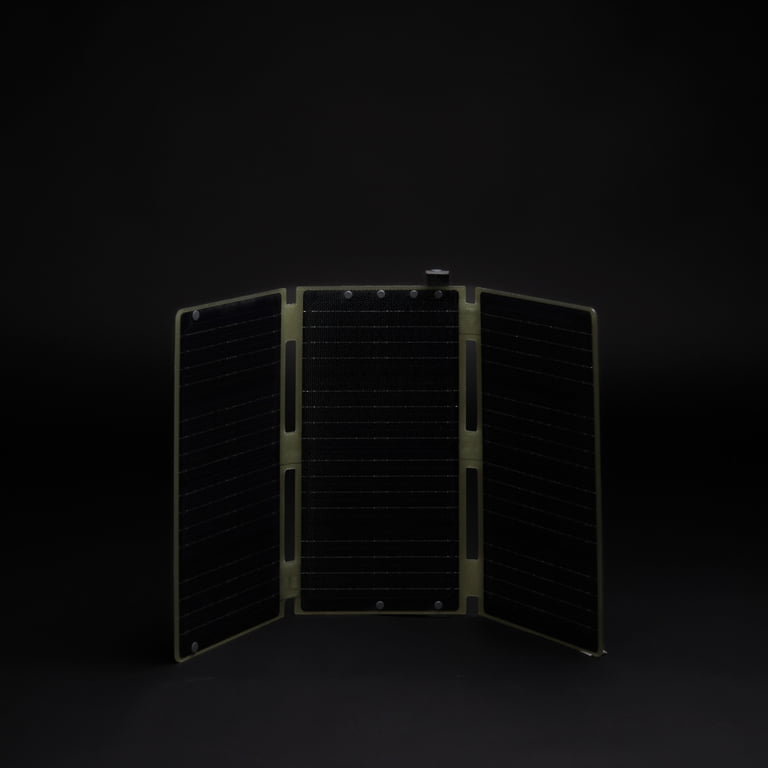 Swiss Tech 30W Foldable Solar Panel with USB Ports photo 3