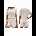 thumbnail image 3 of Conjunto de Dos Piezas con Flecos Texturizados para Mujer, Top y Pantalón Corto con Diseño de Gofre, Color Albaricoque XL, 3 of 6