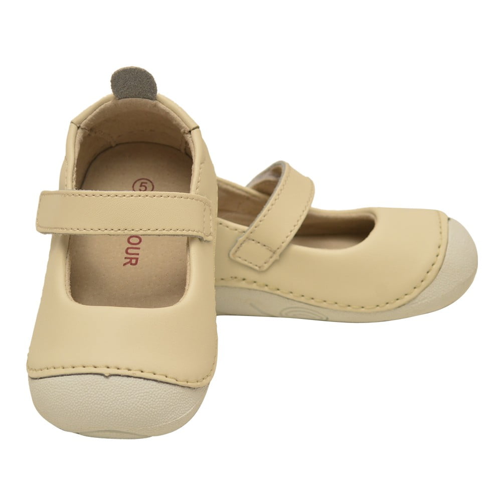 ladies cream leather shoes