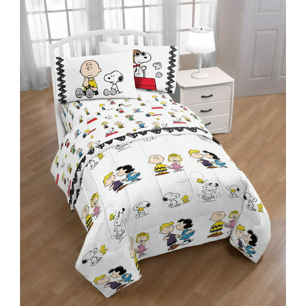 Peanuts Classic Pals Full Bed Set, Snoopy Bedding Queen Size