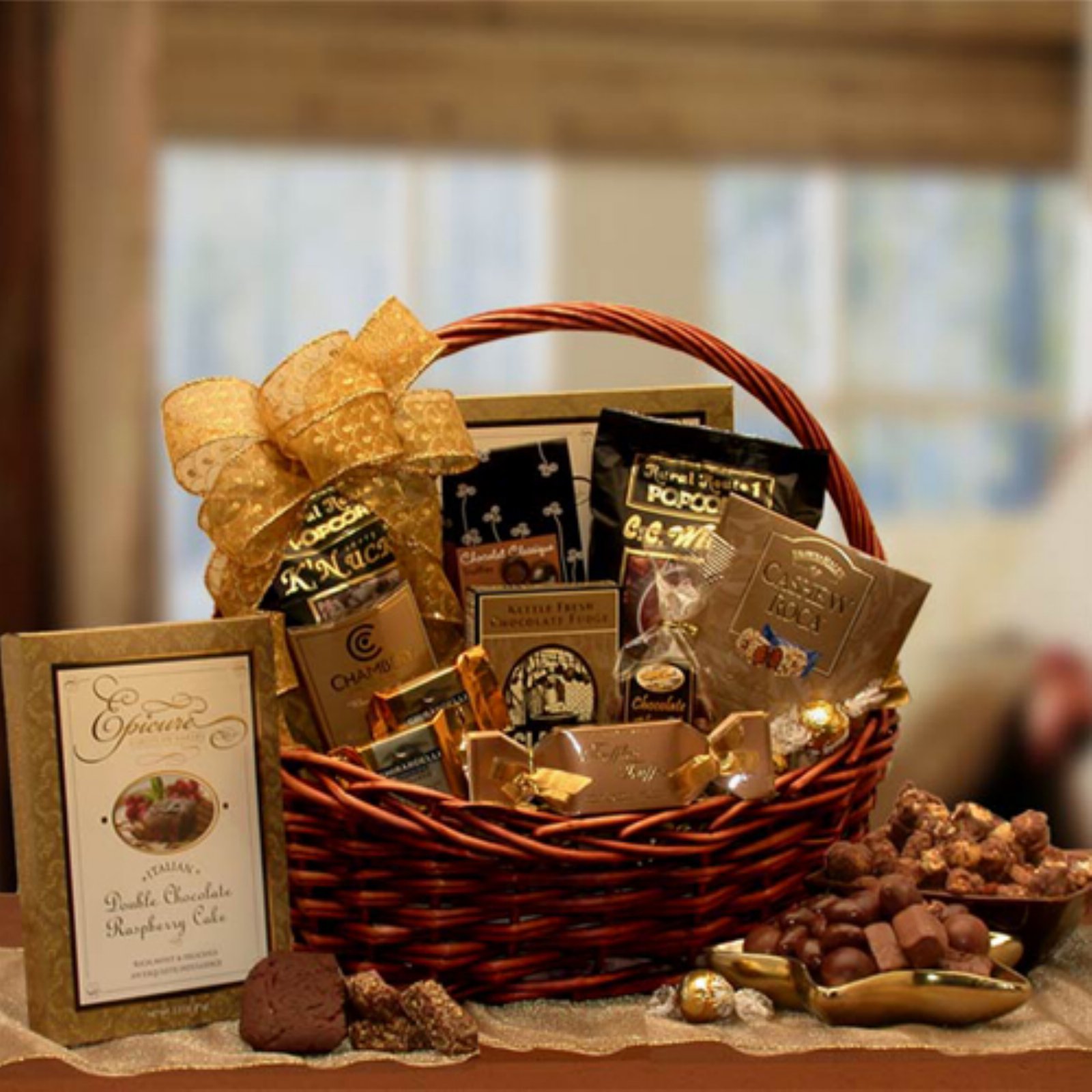 Gift Basket 81062 Chocolate Gourmet With 12 Dark Stain Basket