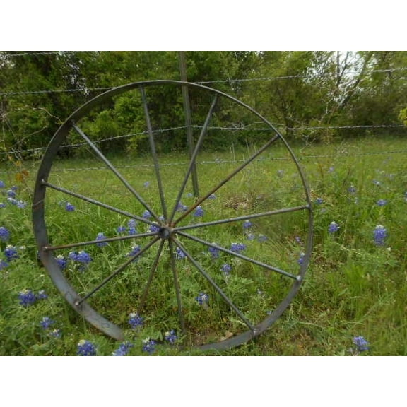 A (1) Single 30" decorative Wagon wheel