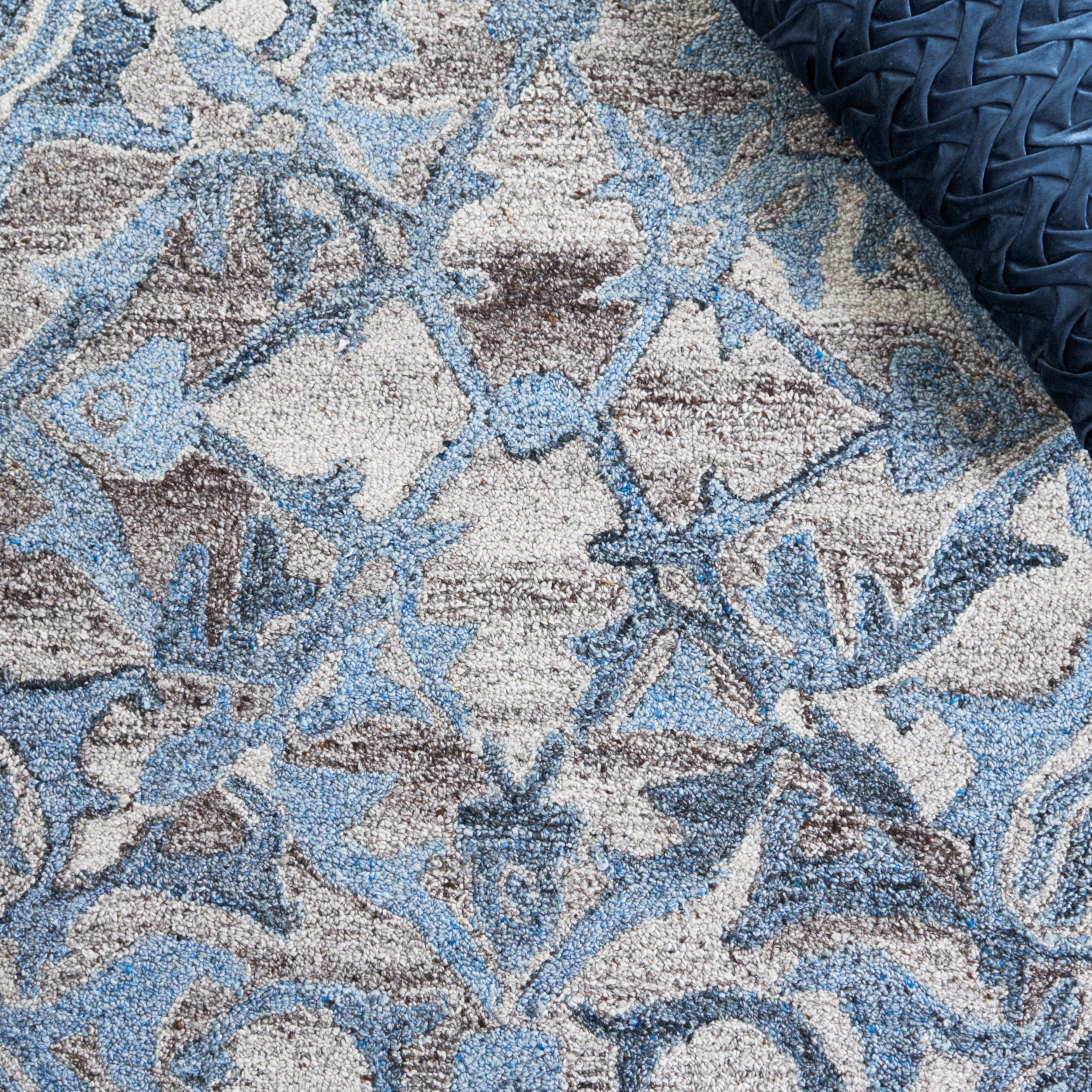 SAFAVIEH Abstract Ksenija Oriental Runner Rug, Gray/Blue, 2'3" x 8'