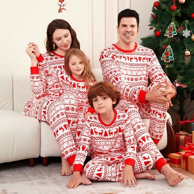 Pijamas familiares a juego para Navidad 2025, pijamas de Año Nuevo, ropa para adultos y niños, conjuntos para padre, madre, niños, bebés y perros
