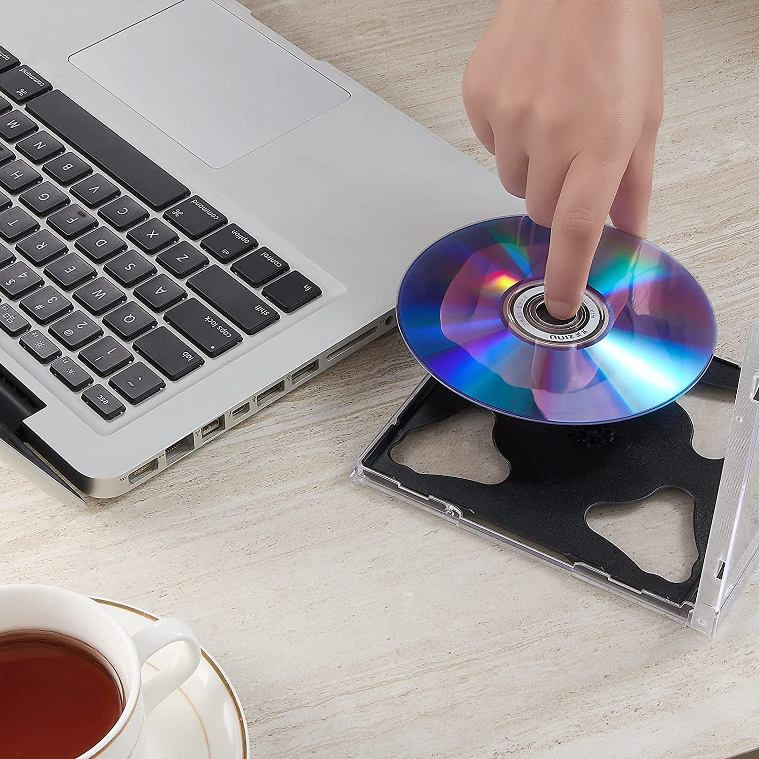 Maxtek 10.4 mm Standard Double (2 Discs Capacity) Clear CD Jewel Case with Black Tray, 25 Pack
