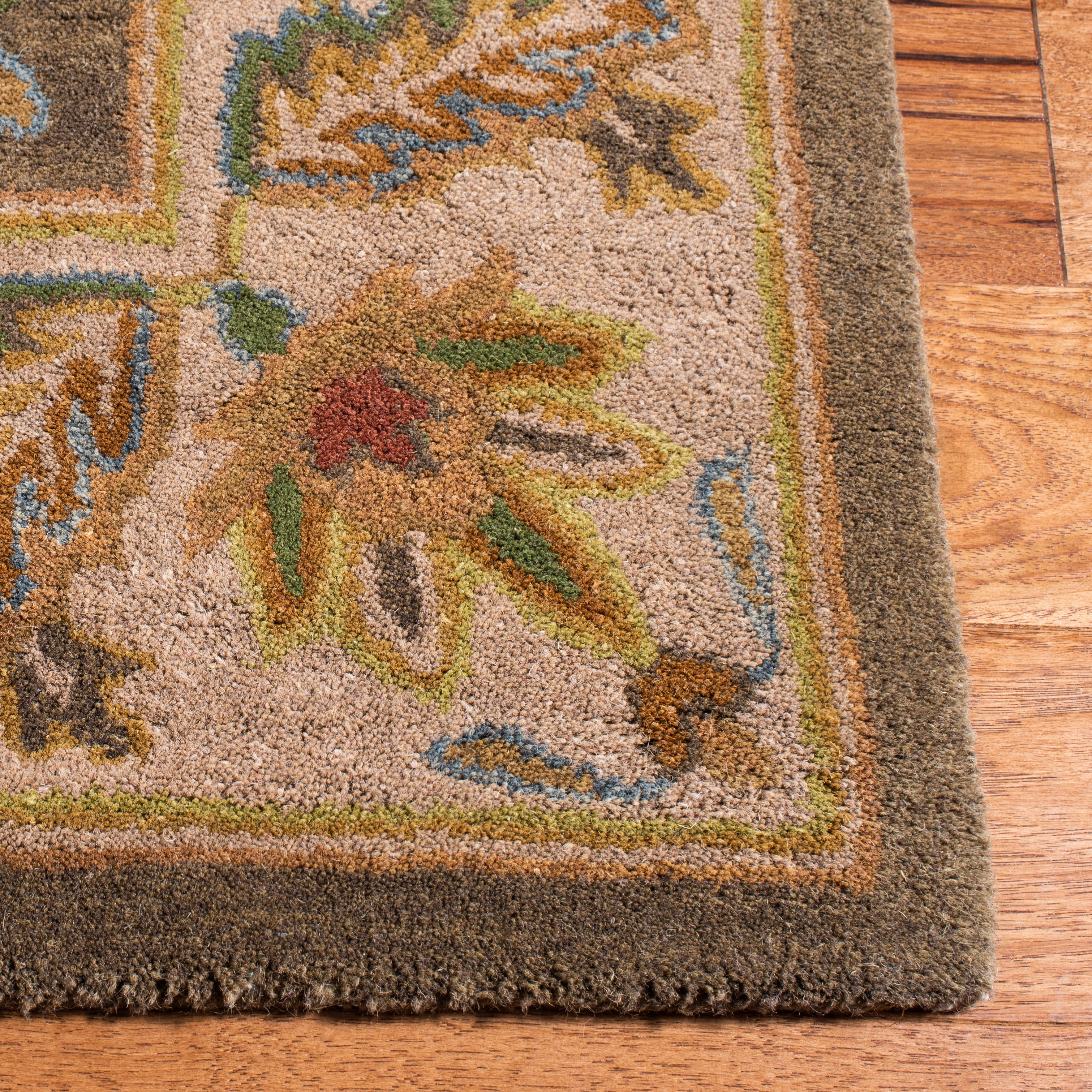 Safavieh Heritage Wight Oriental Wool Area Rug, Green/Beige, 5' x 8'