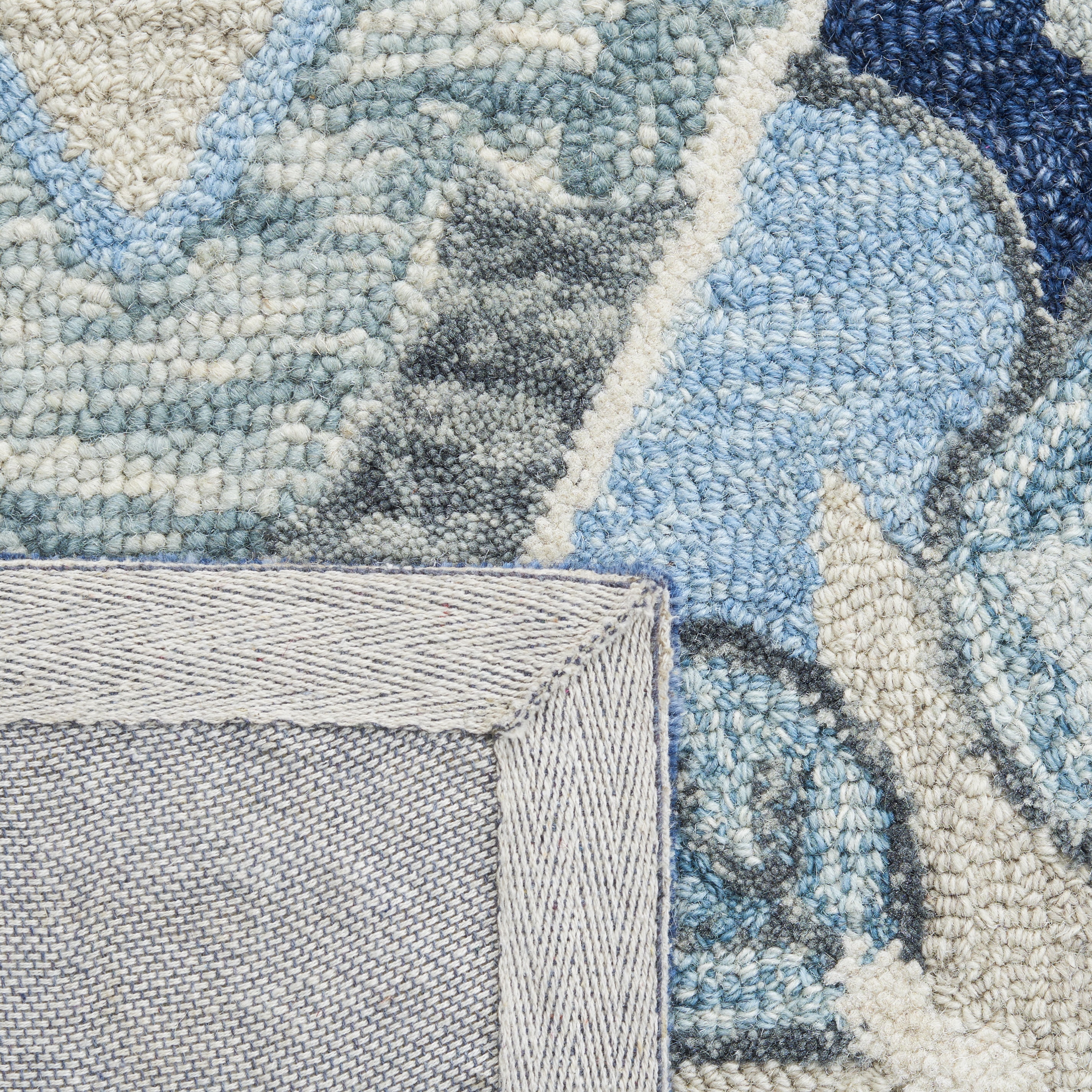 SAFAVIEH Suzani Mckenzie Abstract Area Rug, Blue/Ivory, 6' x 6' Round