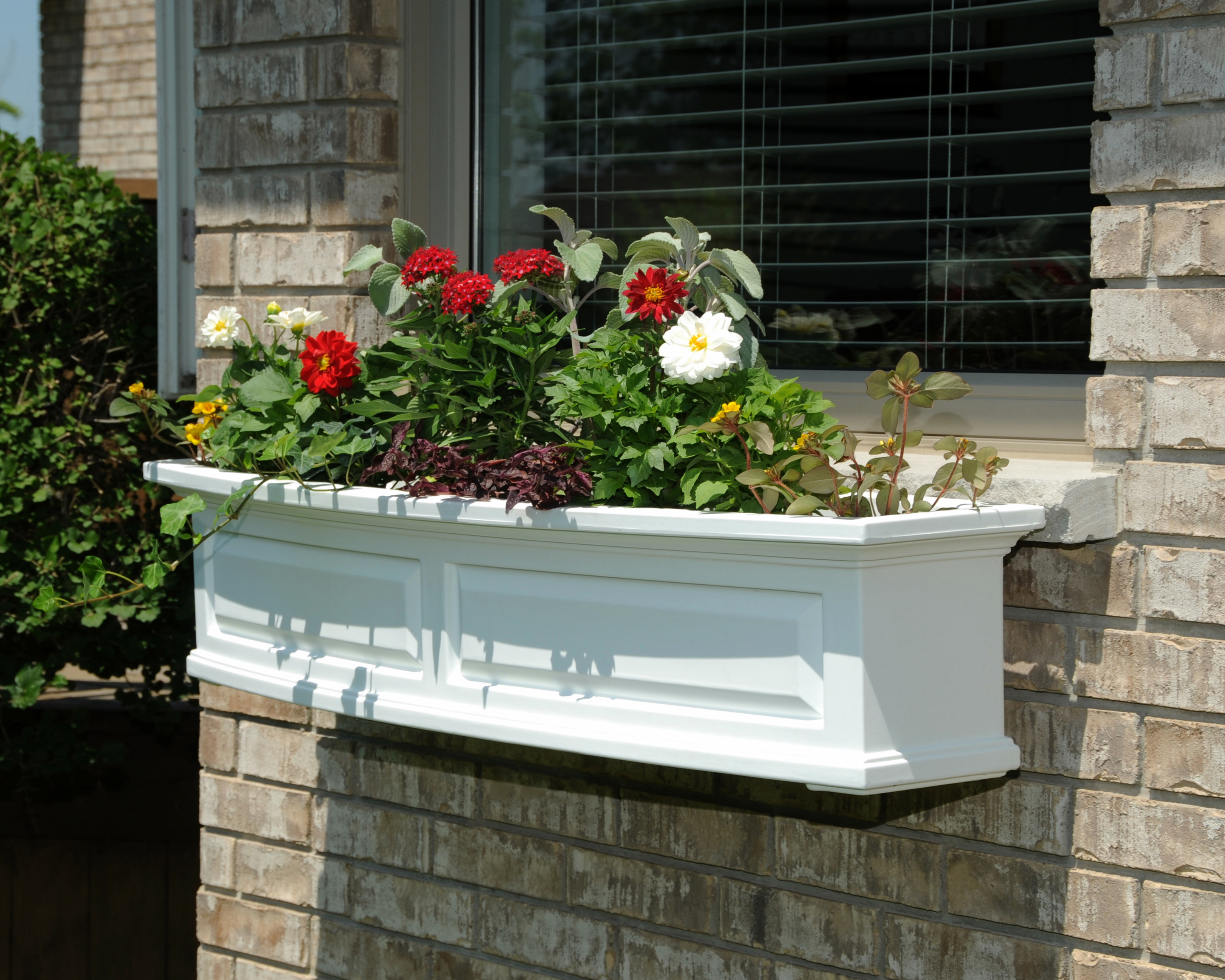 2 White Mayne 4829-W Nantucket Polyethylene Window Box 2 White Mayne 4829-W Nantucket Polyethylene Window Box