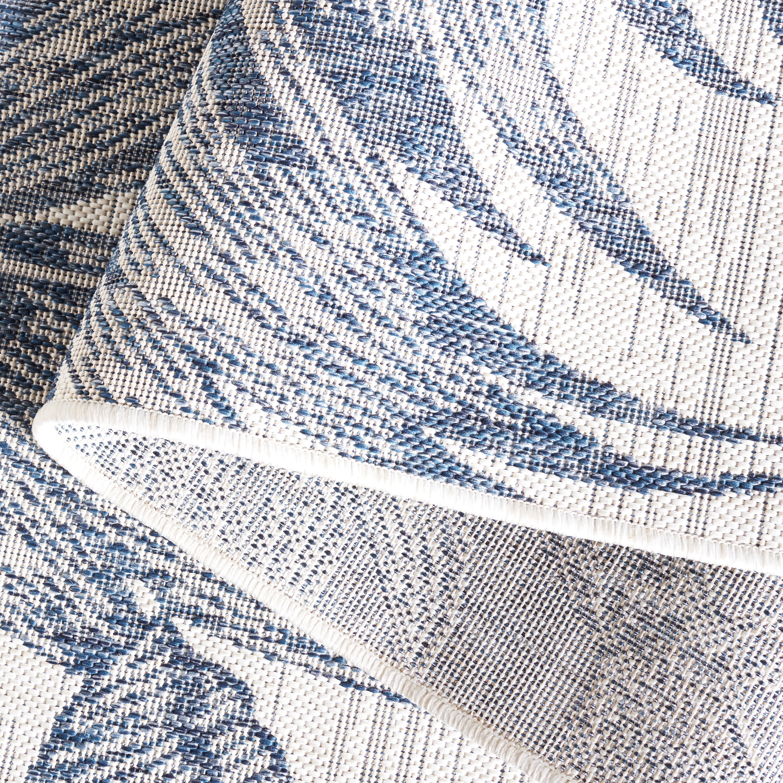 SAFAVIEH Courtyard Chloe Botanical Indoor/Outdoor Area Rug, Ivory/Navy, 6'7" x 6'7" Round