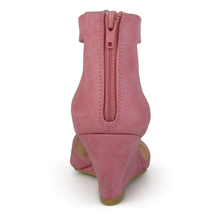 Journee collection hotsell kova wedge pump