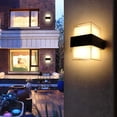 thumbnail image 4 of Aplique LED de pared para exterior, blanco cálido 3000K, IP65, acrílico, para jardines, patios y paredes exteriores. Dimensiones: 104 x 90 x 134 mm., 4 of 5