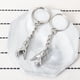 thumbnail image 5 of Llavero de metal con forma de palma y atraccin magntica para parejas, 5 of 9
