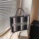 thumbnail image 4 of Bolsos de moda de alta gama 2025, nuevo bolso de compras informal, versátil, de un solo hombro, de gran capacidad, bolso de mano para viajeros, 4 of 5