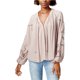thumbnail image 1 of Blusa ASTR The Label con botones cortados con láser Mujer Rosa Mediana, 1 of 1