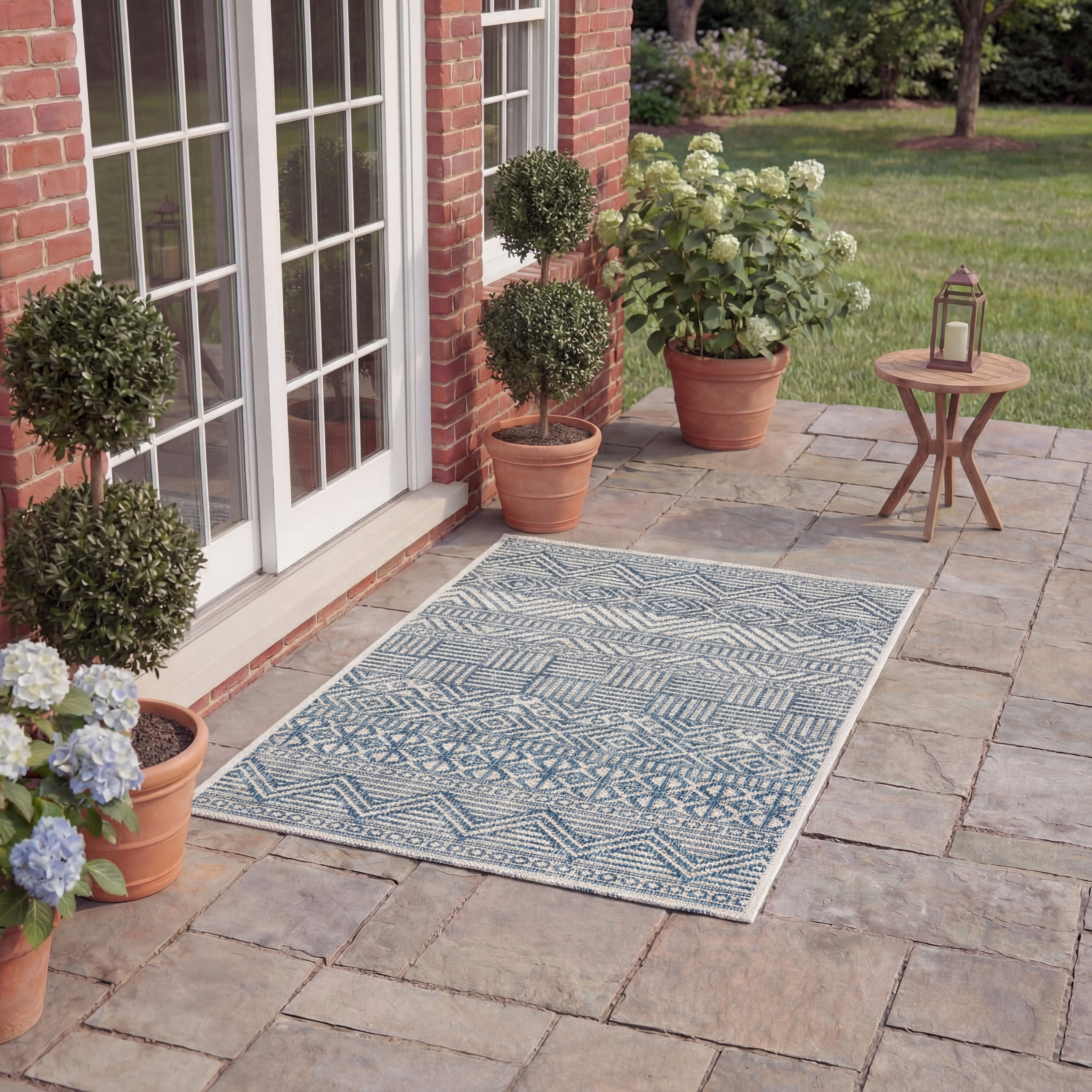 SAFAVIEH Courtyard Altan Geometric Indoor/Outdoor Area Rug, Ivory/Navy, 6'7" x 6'7" Square