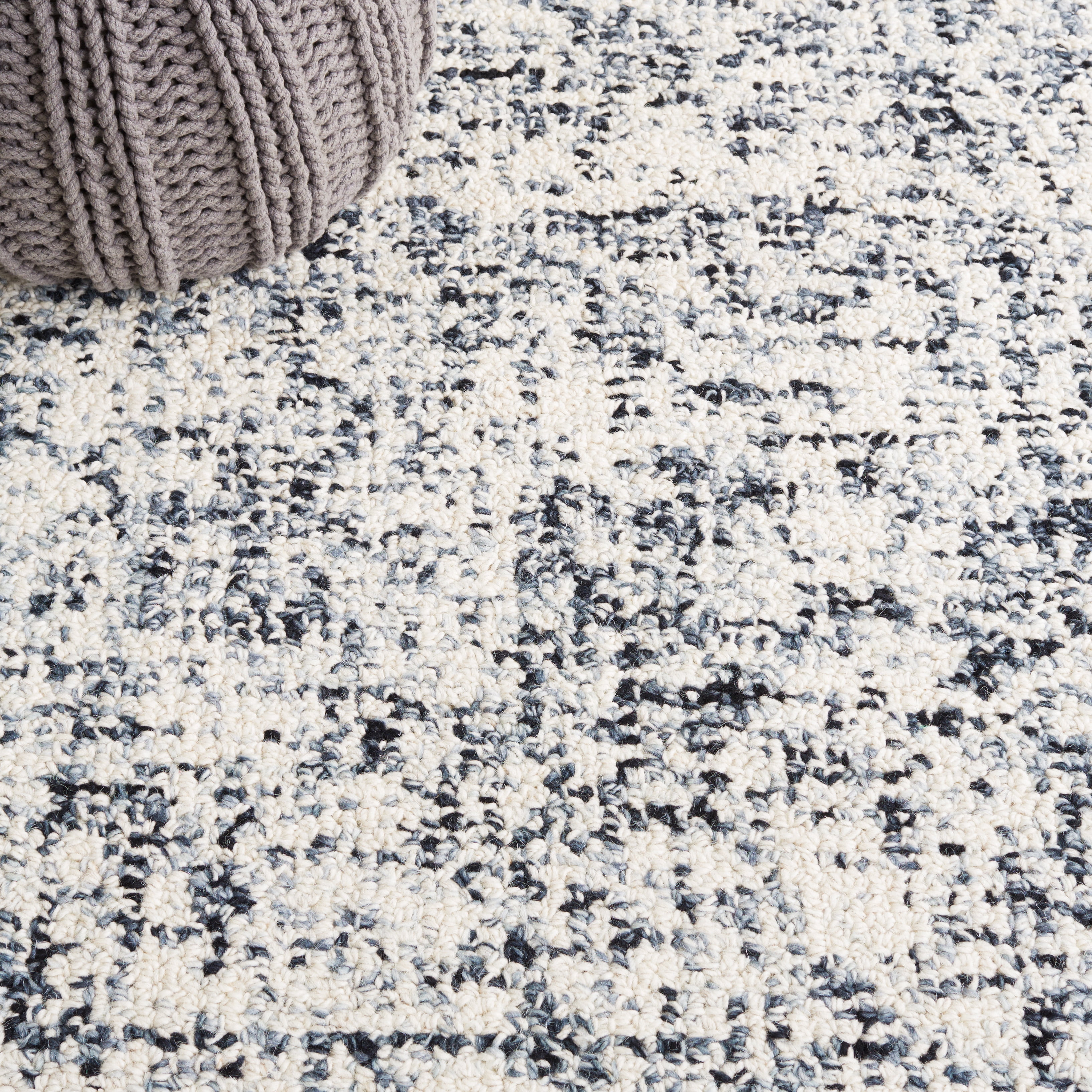 SAFAVIEH Abstract Ethelyn Solid Area Rug, Black/Ivory, 5' x 8'