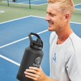 thumbnail image 5 of Takeya Pickleball Botella De Agua Aislada De Acero Inoxidable Con Tapa A Elección Y Asa De Transporte 64 Onzas Rally Blue, 5 of 5