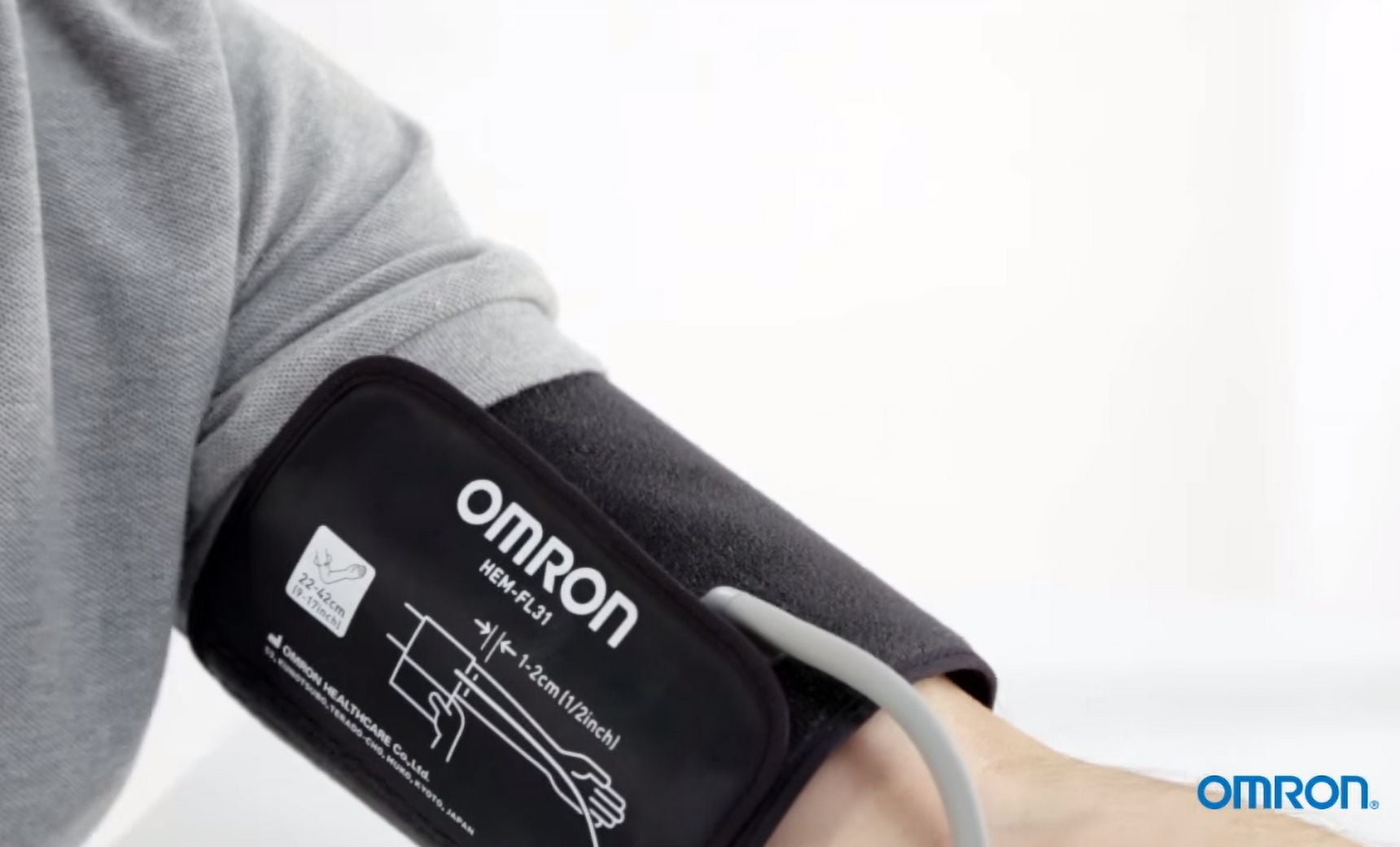 Omron CFX-WR17 Advanced-Accuracy Series Wide-Range Comfit Cuff