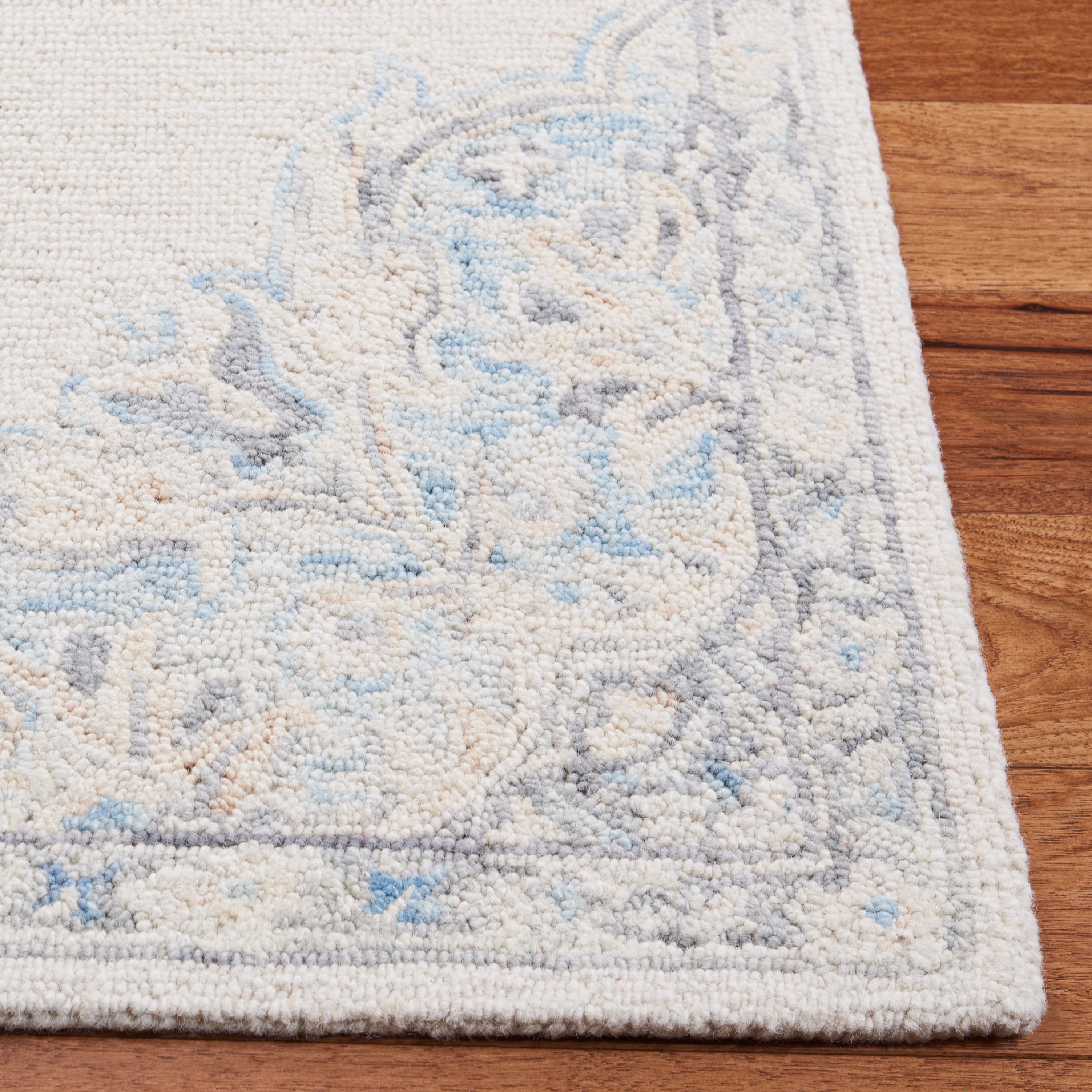 SAFAVIEH Micro-Loop Katina Medallion Area Rug, Ivory/Blue, 5' x 8'