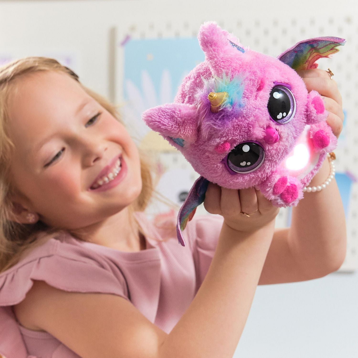 Hatchimals Alive, Mystery Hatch Pufficorn, jouet interactif surprise et œuf avec brume, lumières et sons (les modèles peuvent varier), jouets pour filles et garçons Hatchimals Interactif