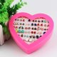 thumbnail image 5 of Juego de 36 pares de pendientes con múltiples tachuelas para mujer con una bonita caja de corazón., 5 of 6