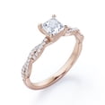 thumbnail image 4 of JeenMata Anillo de Compromiso de 4 Puntas con Diamantes de Talla Princesa con Detalles Pavé en Oro Rosa de 10 K, 4 of 6
