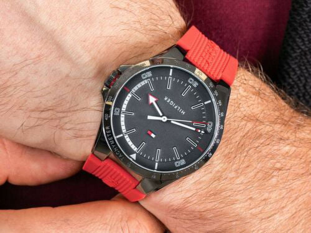 TOMMY HILFIGER MEN'S RED SILICONE GUNMETAL GREY STAINLESS WATCH 1791527 NEW