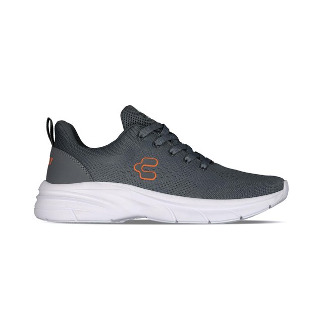tenis charly relax walking hombre deporte gris 27.5 Tenis deportivos Charly, vista lateral derecha; malla texturizada gris, logo naranja en el costado, cordones grises y ojales integrados, suela blanca con líneas de flexión. Apto para caminar y uso diario.