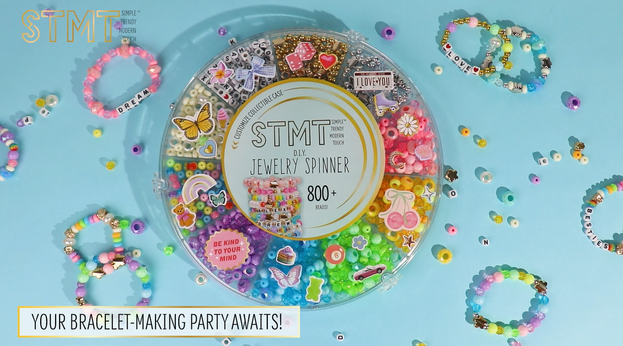 STMT DIY Jewelry Spinner Kit – 800+ Beads, Bracelet Making Kit, Spinning Storage Case, Arts & Crafts Jewelry Set