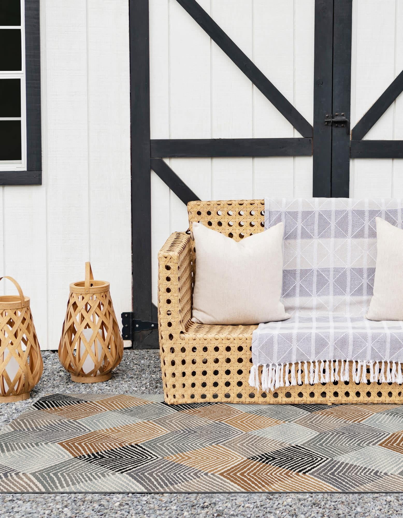 Unique Loom Outdoor Modern Collection Area Rug - Strata (5' 1" x 8' Rectangle Gray/Ivory)
