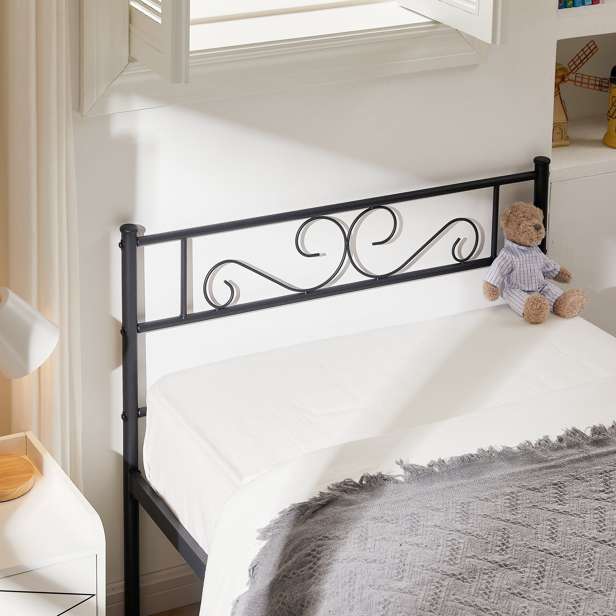 VECELO Twin Metal Platform Bed Frame, Mattress Foundation with Headboard & Footboard, Black