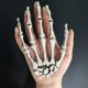 thumbnail image 3 of 1 par de manos de plástico de esqueleto de Halloween, esqueleto de garra de calavera, manos de hueso aterradoras para decoración de Halloween, 3 of 5