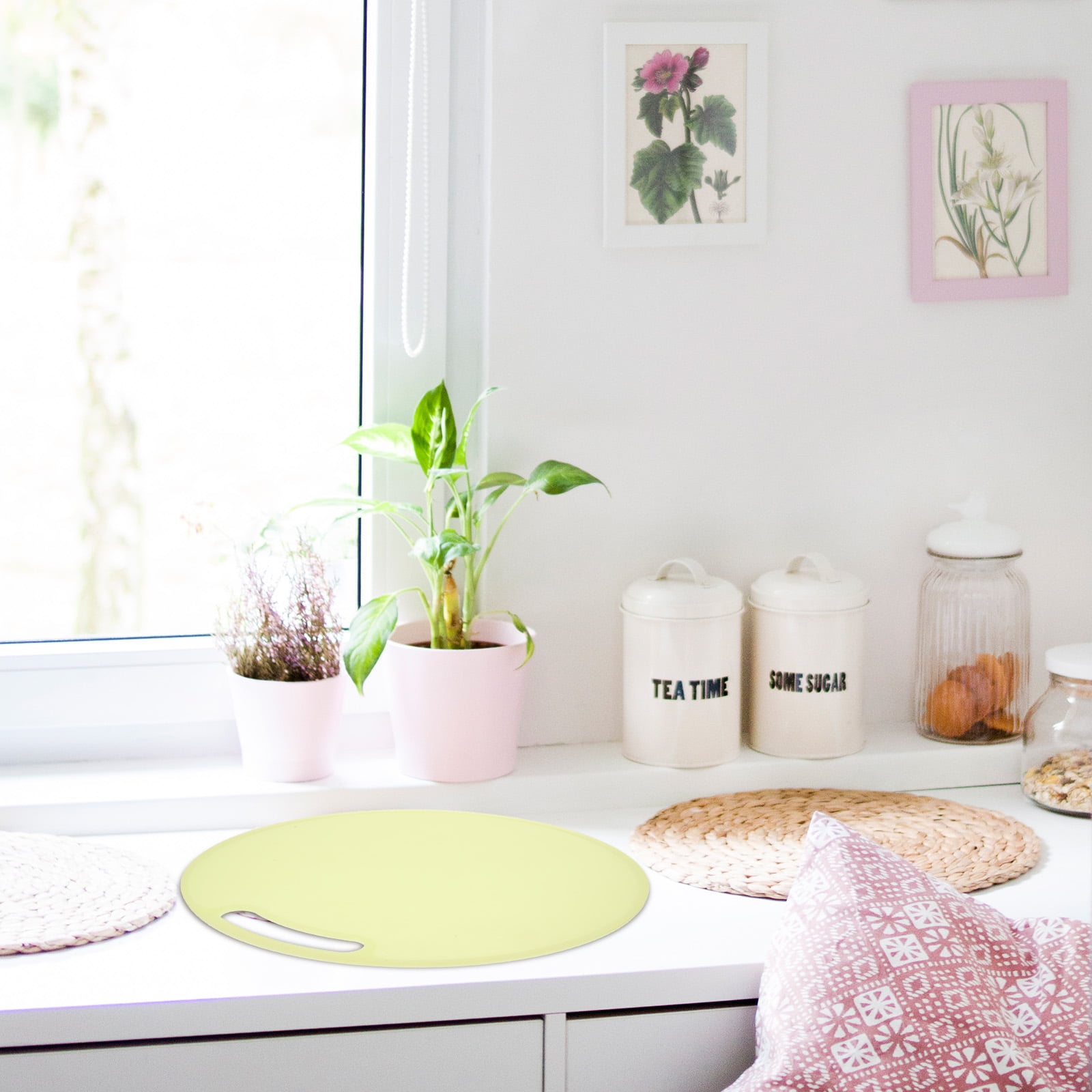 Tineasur Light Green Round Cutting Mat for Kitchen Cutting Made of Tough Reusable Plastic Material