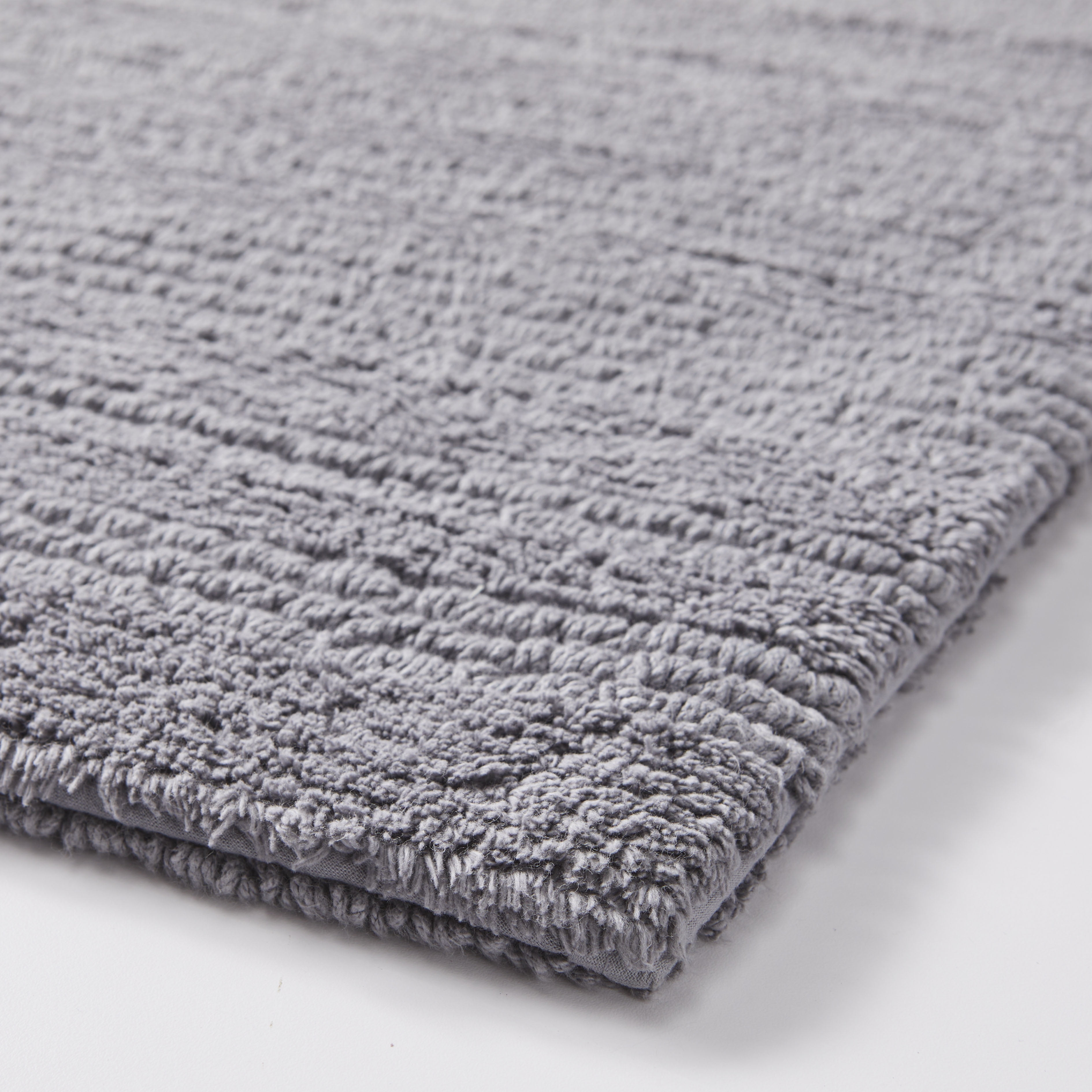 Better Homes & Gardens 17x24 in/20x30 in Gray Cut & Loop Reversible 2Pc Bath Rug Set