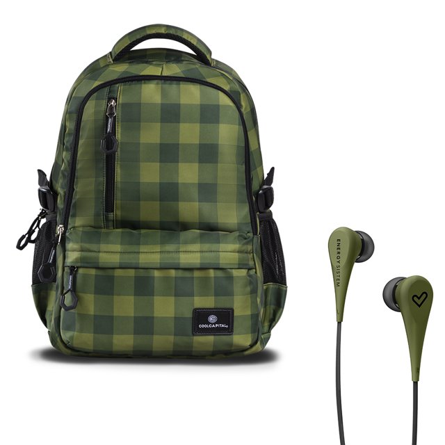combo mochila cool capital verde + audífono energy sistem verde mochila para laptop 15.6" con patrón cuadriculado verde, 2 compartimentos grandes, 2 frontales pequeños y dos bolsas laterales de malla; audífonos in-ear verdes con conector 3.5 mm; suele usarse también como mochila para viaje.