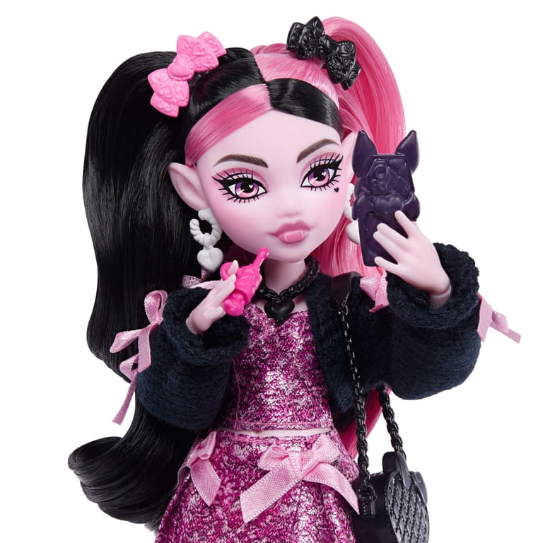 Monster High Draculaura Fashion Doll with Pet Bat photo 3