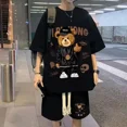 thumbnail image 3 of Conjunto de 2 piezas de chándal sencillo con diseño de gofre para hombre y mujer, camiseta y pantalones cortos de diseño urbano holgados de verano, ropa deportiva informal con diseño de parche, 3 of 5
