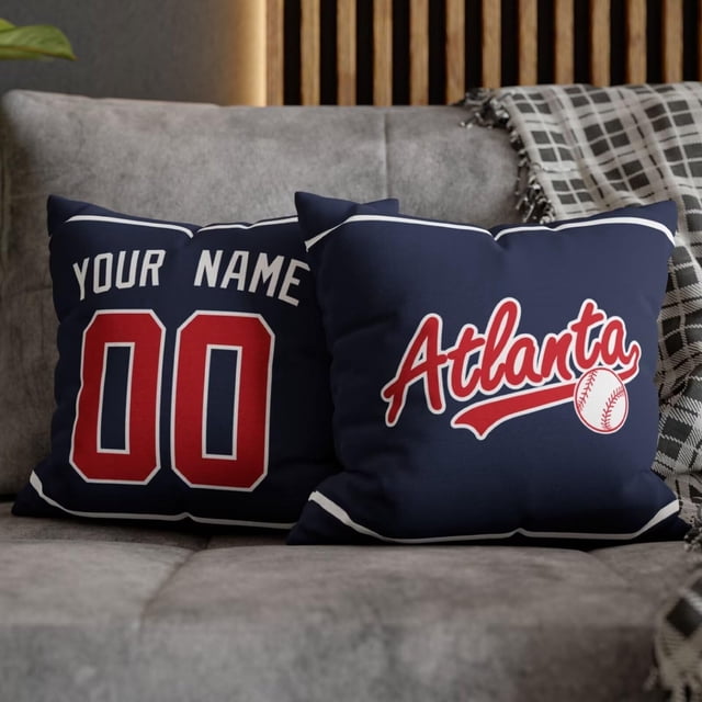 Cojín ANTKING Atlanta con nombre y número personalizados de 45 x 45 cm